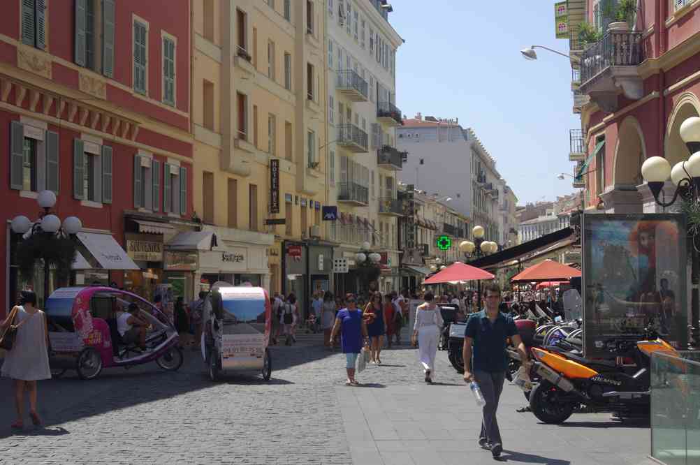 Nice (rue Gioffredo). Le mardi 31 juillet 2012