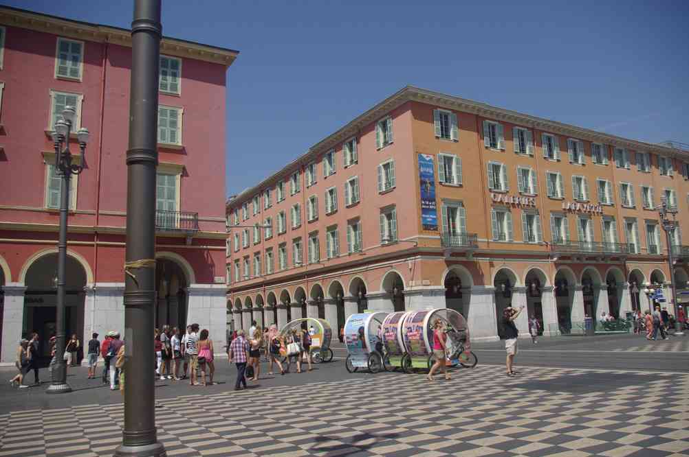 Nice (place Masséna). Le mardi 31 juillet 2012
