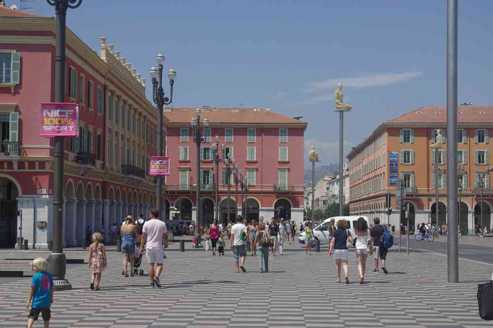 Nice (place Masséna). Le mardi 31 juillet 2012