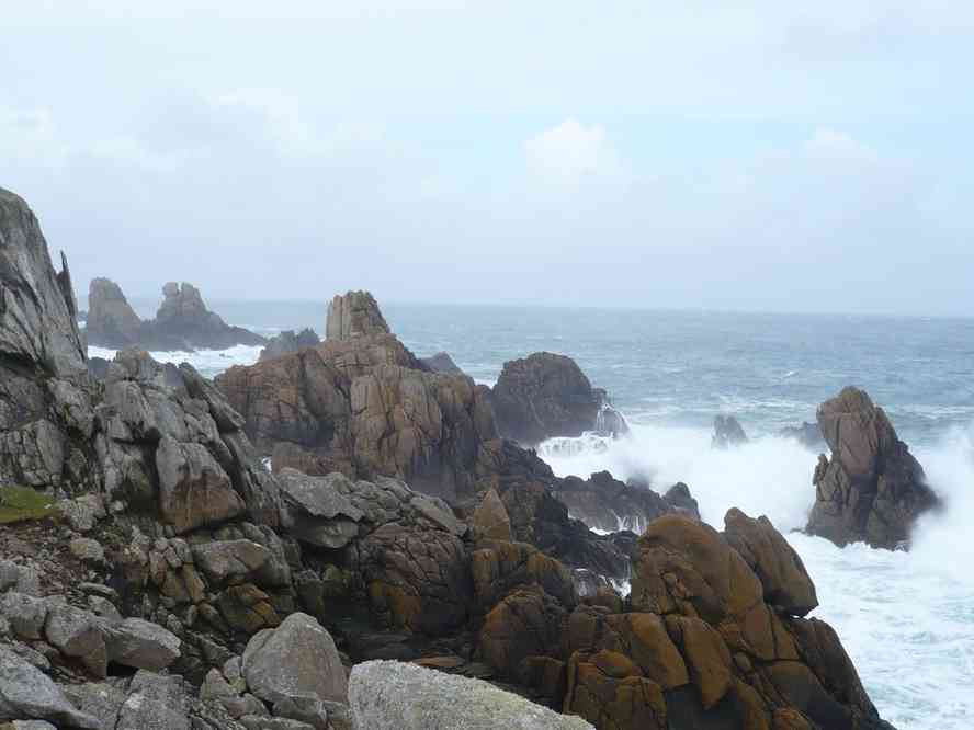 La côte ouest de l’île d’Ouessant. Le samedi 3 avril 2010