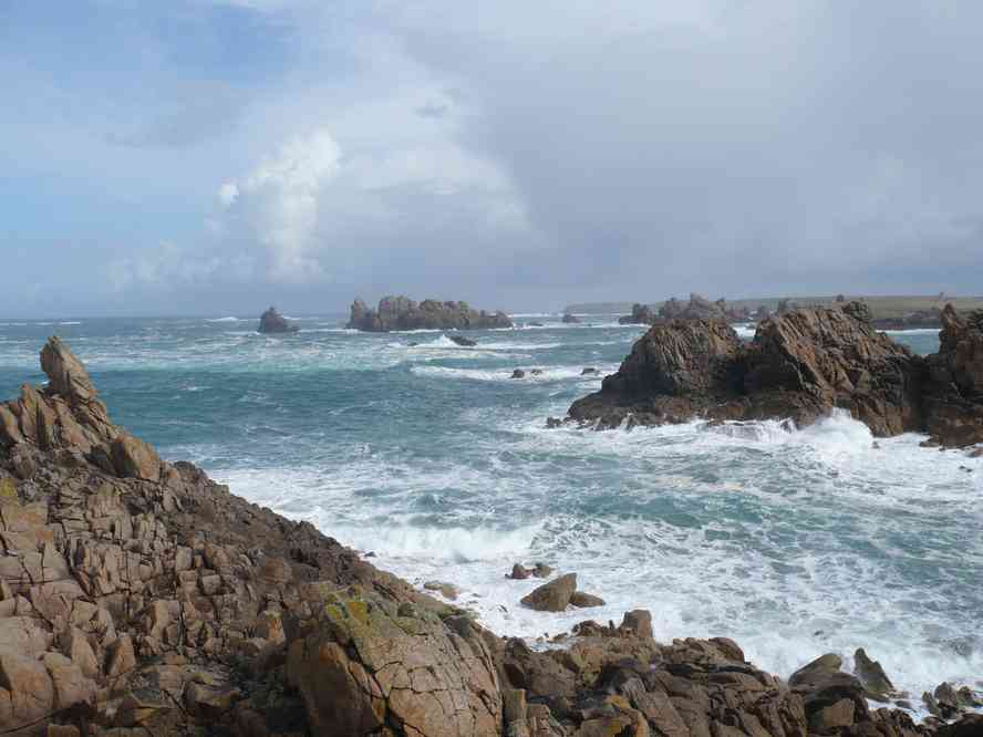 La côte ouest de l’île d’Ouessant. Le samedi 3 avril 2010