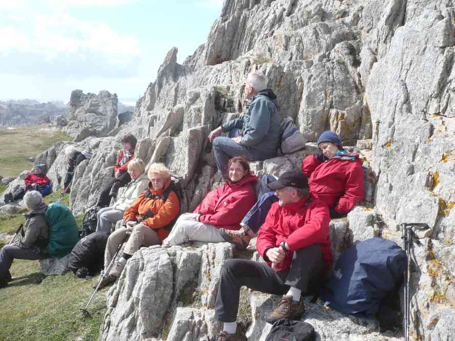 Attente avant d’aller visiter le musée. Le samedi 3 avril 2010