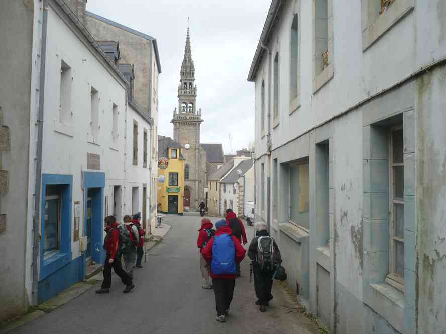 La rue principale de Lampaul. Le samedi 3 avril 2010