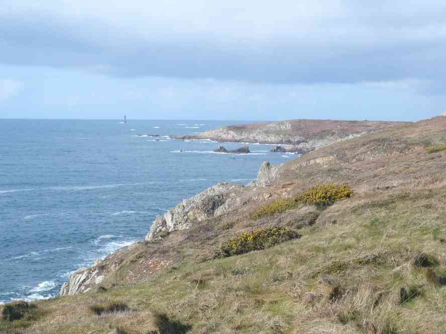 La côte est d’Ouessant. Le dimanche 4 avril 2010