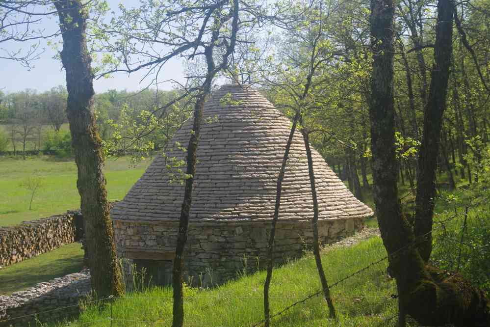 Abri en pierre. Le vendredi 14 avril 2017
