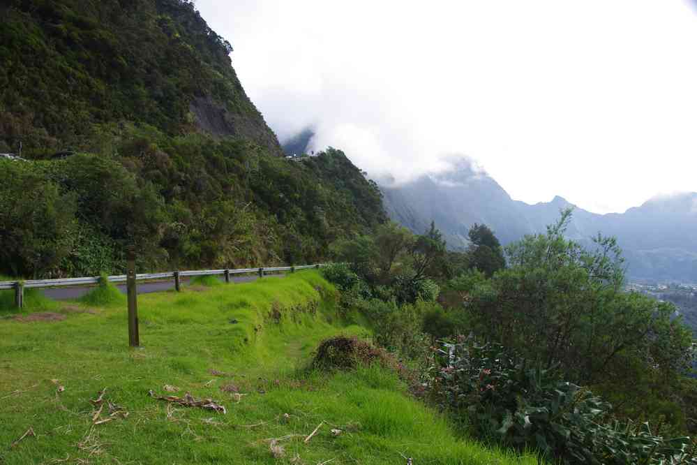 Départ de notre randonnée (lacet cote 1628). Le dimanche 3 mai 2015