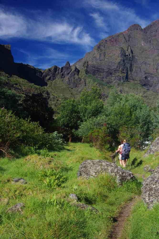 Montée vers Marla (cirque de Mafate). Le lundi 4 mai 2015