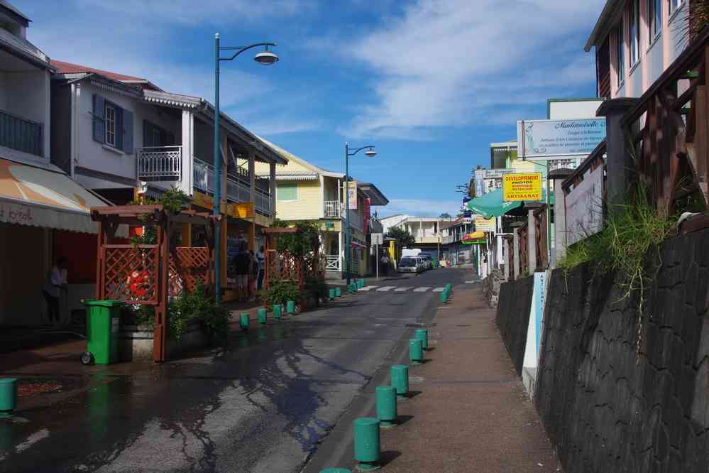 La rue principale de Cilaos. Le mardi 5 mai 2015