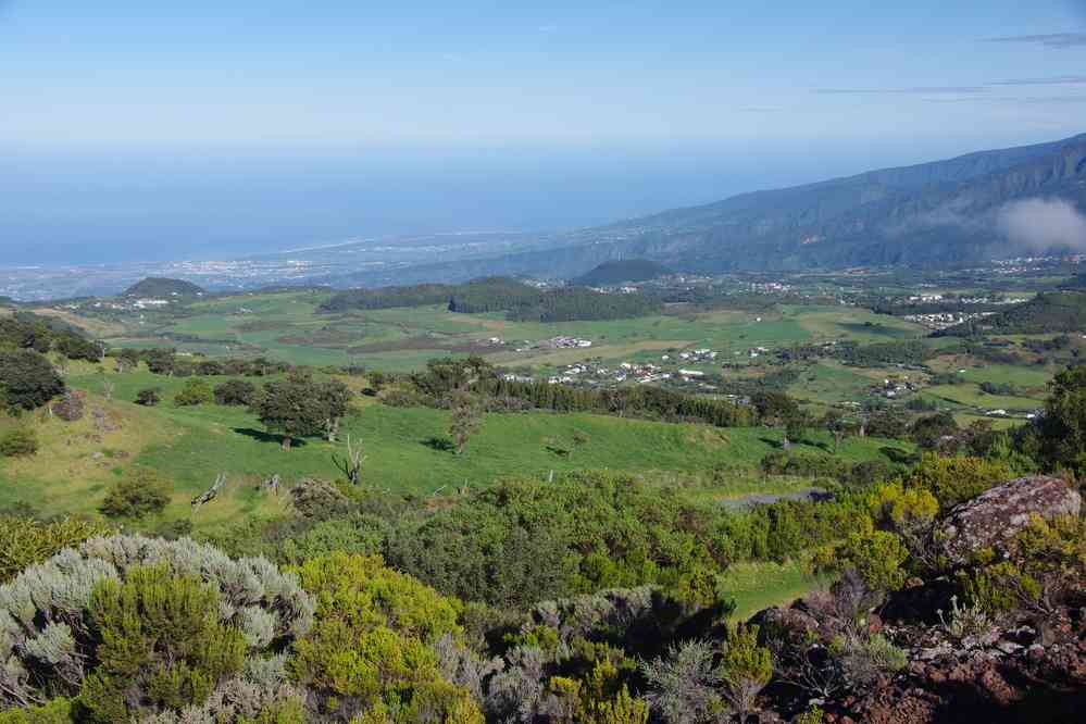Montée en véhicule vers le piton de la Fournaise. Le jeudi 7 mai 2015