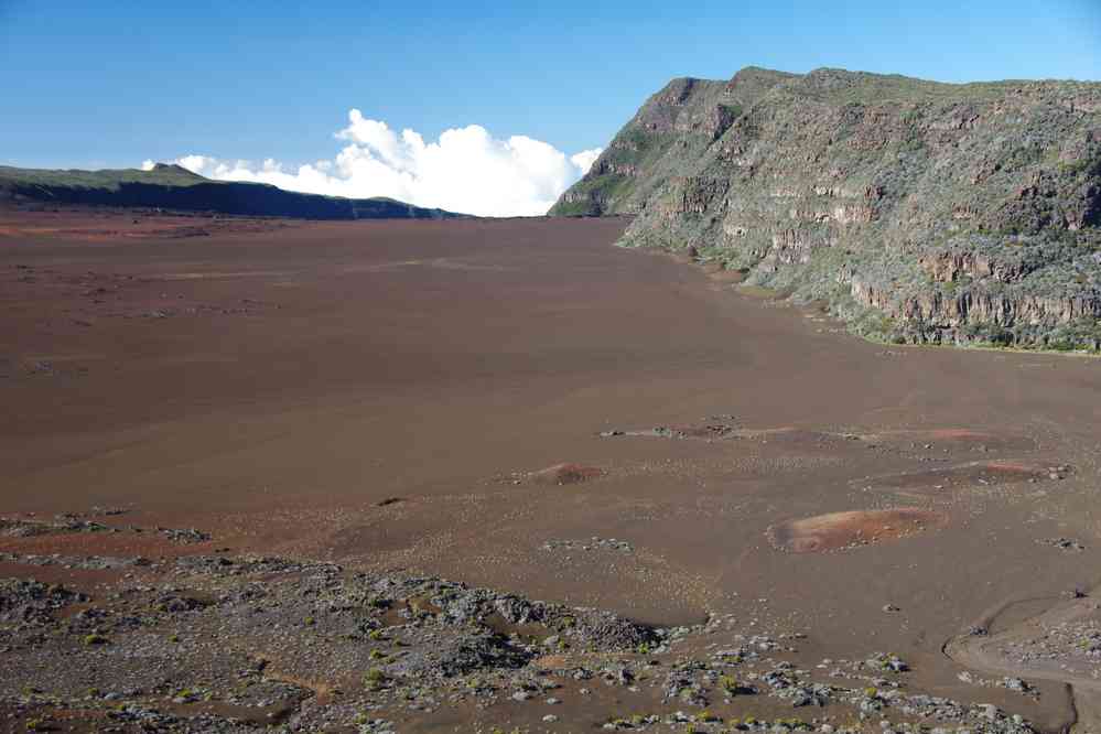 Traversée en véhicule de la plaine des Sables. Le jeudi 7 mai 2015