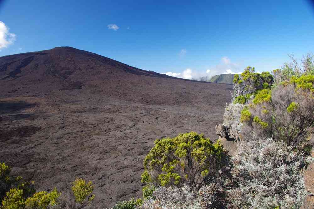 Descente dans l’enclos par le pas de Bellecombe. Le jeudi 7 mai 2015