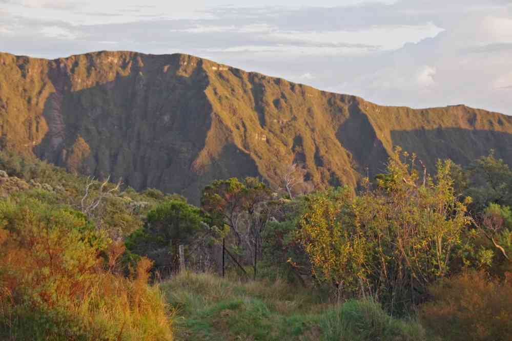 Départ matinal du gîte du Volcan. Le vendredi 8 mai 2015