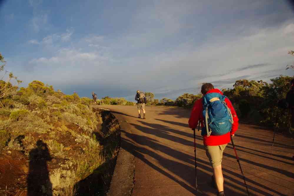 Départ matinal du gîte du Volcan. L’ombre du photographe ça fait pas très pro ! Le vendredi 8 mai 2015