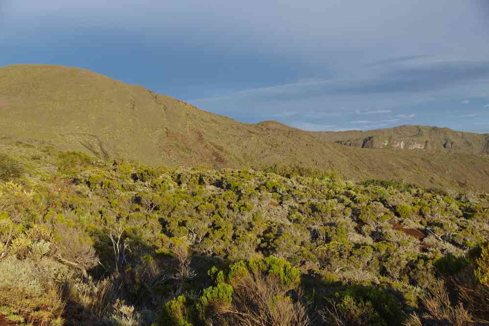 Départ matinal du gîte du Volcan. Le vendredi 8 mai 2015