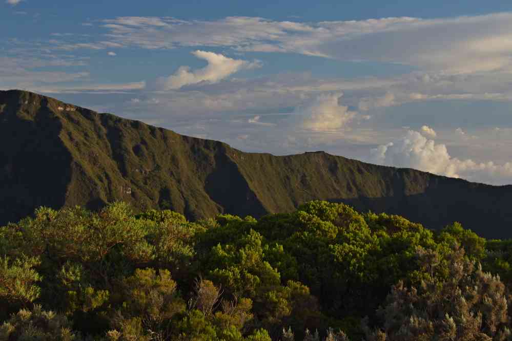 Départ matinal du gîte du Volcan. Le vendredi 8 mai 2015