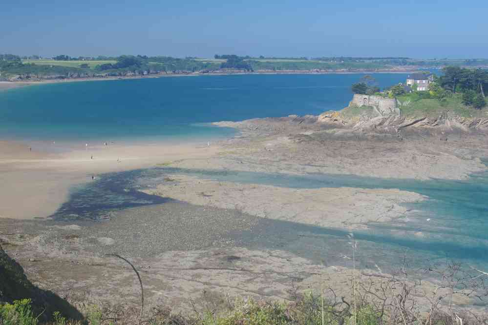 Le fort du Guesclin vu de la pointe du Nid. Le jeudi 25 mai 2017