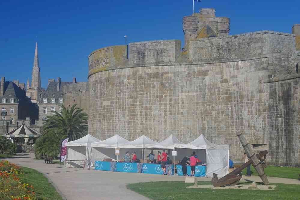 Saint-Malo, arrivée prévue du marathon. Le vendredi 26 mai 2017