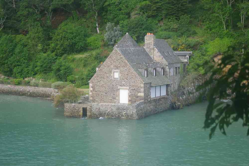 Lieu-dit la Roche Noire sur la pointe Saint-Efficace. Le dimanche 28 mai 2017