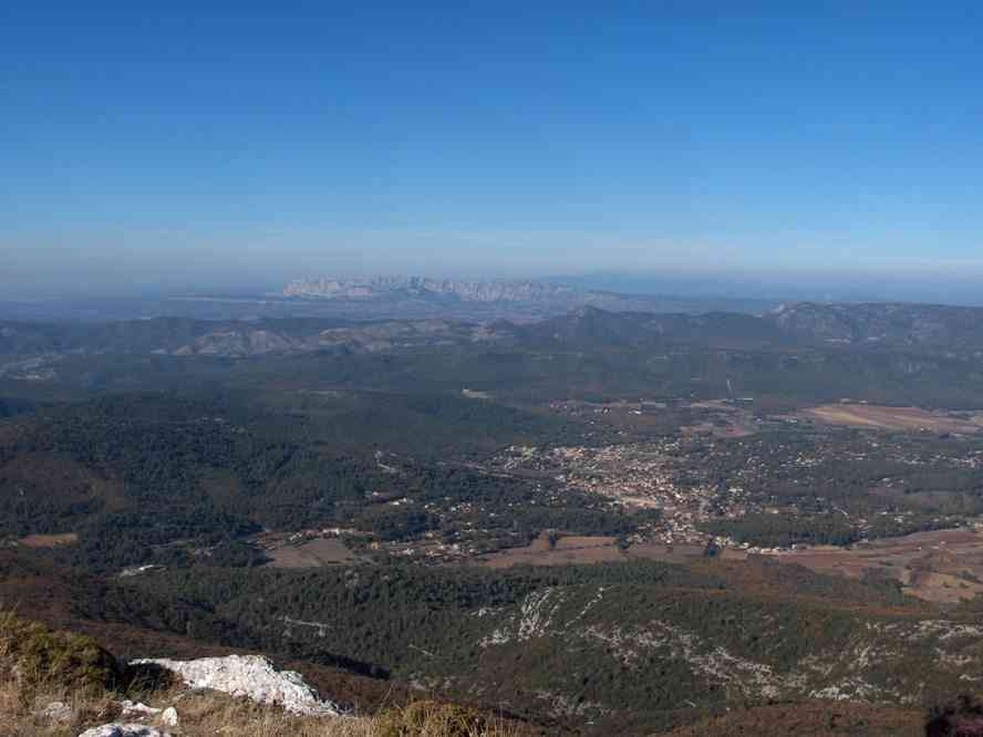 Vue vers la Sainte-Victoire. Le samedi 3 novembre 2007