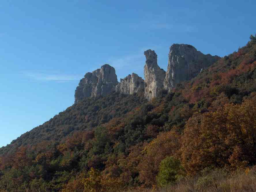 Les dents de Roque Forcade vues depuis le sentier du col de l’Espigoulier. Le dimanche 4 novembre 2007