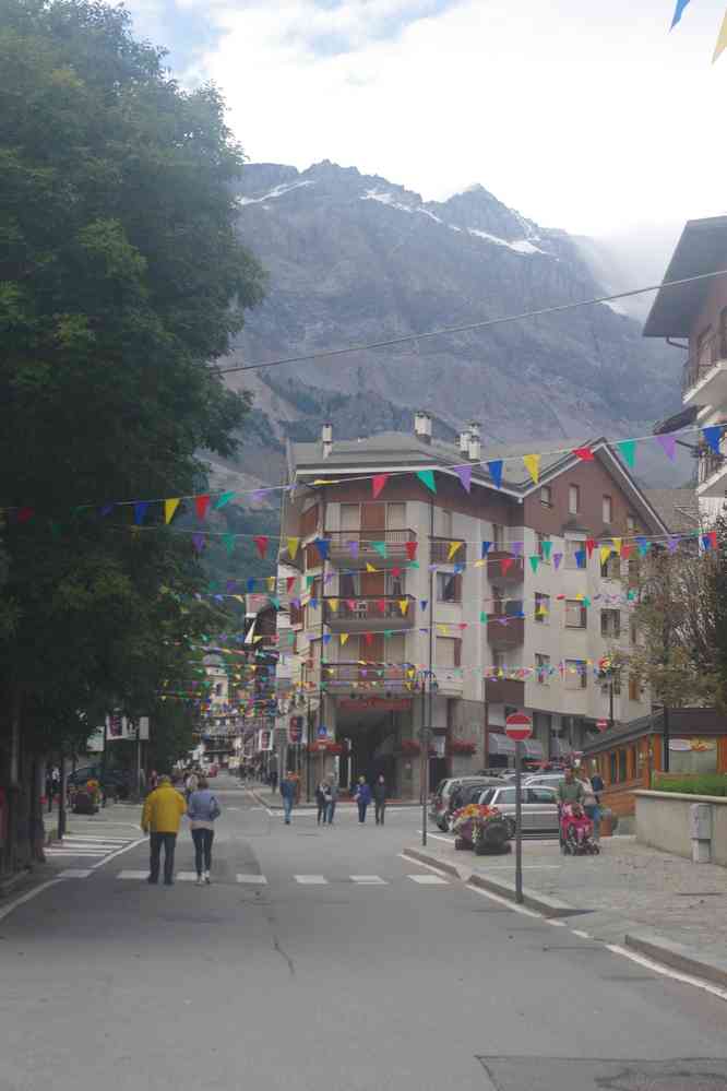Le centre follement animé de Bardonecchia. Le dimanche 18 septembre 2016