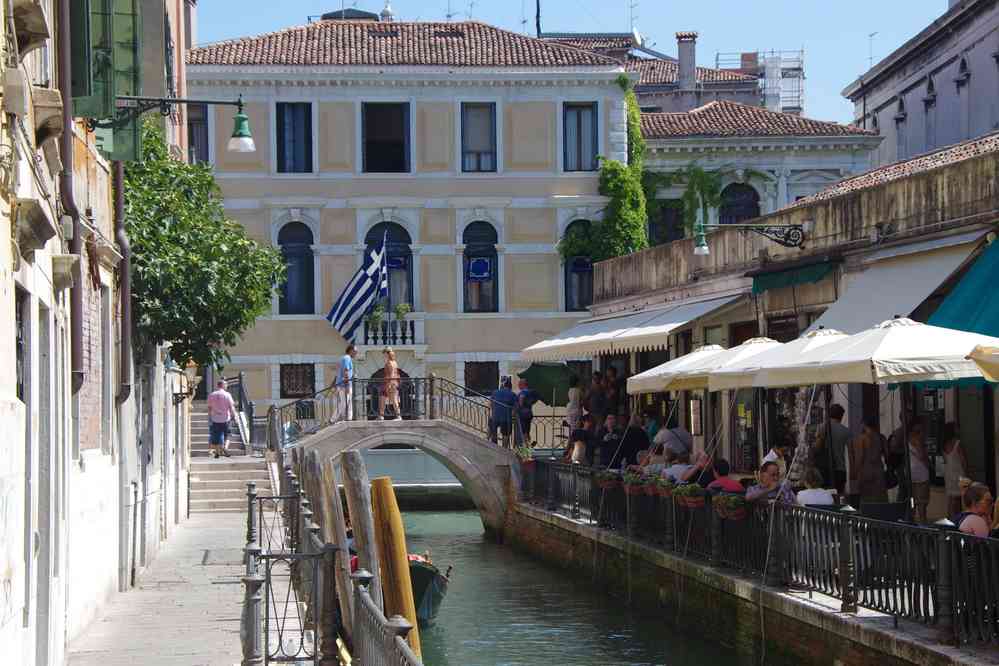 Rio di S Provoio. Est-ce le consulat de Grèce ? Le samedi 29 août 2015