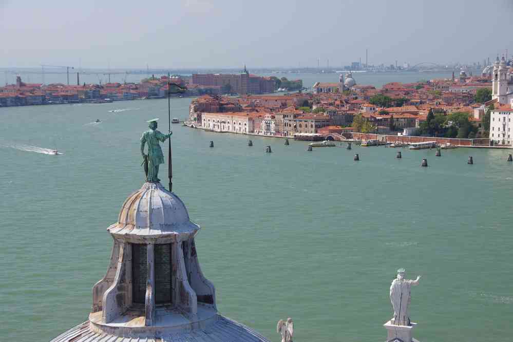 Vue depuis le campanile de la basilique Saint-Georges (San Giorgio Maggiore). Le samedi 29 août 2015
