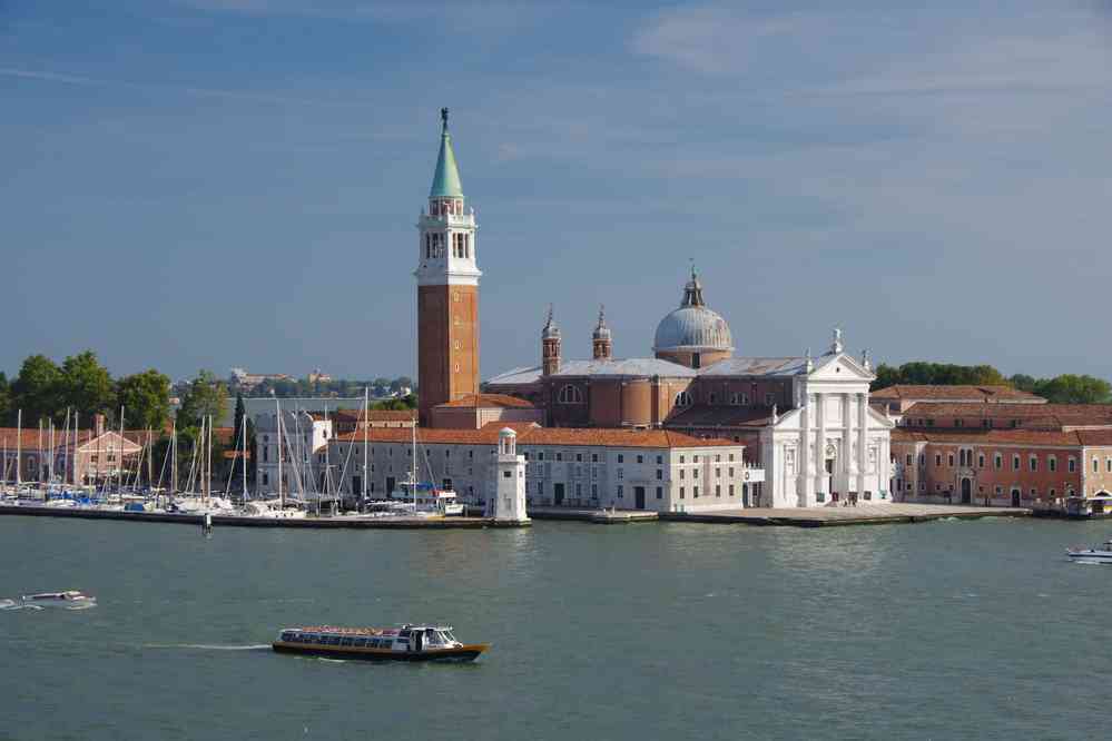 San Giorgio Maggiore vue depuis une fenêtre du palais des Doges. Le samedi 29 août 2015