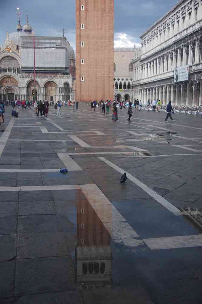 La place Saint-Marc un soir d’orage. Le samedi 5 septembre 2015