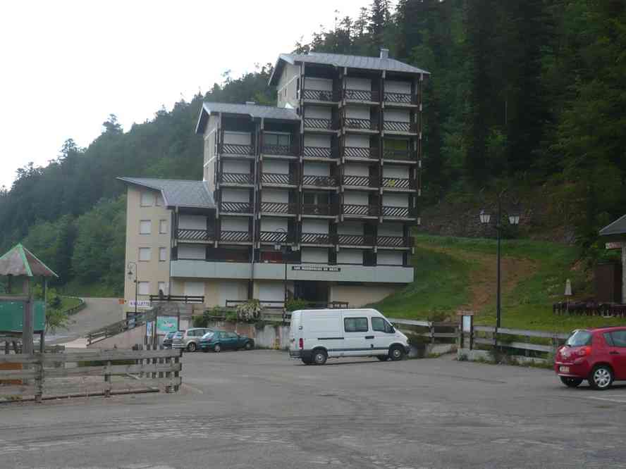 Col de Rousset : les résidences de rêve (ce sont eux qui le disent...). Le vendredi 3 juin 2011