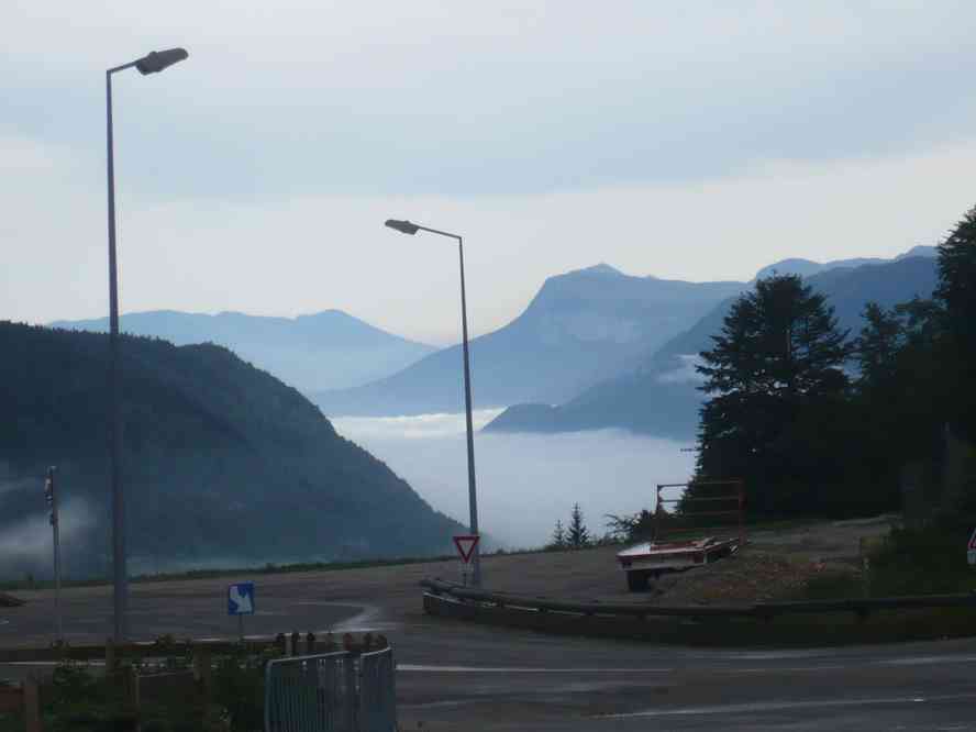 Mer de nuage matinale au col de Rousset. Le vendredi 3 juin 2011