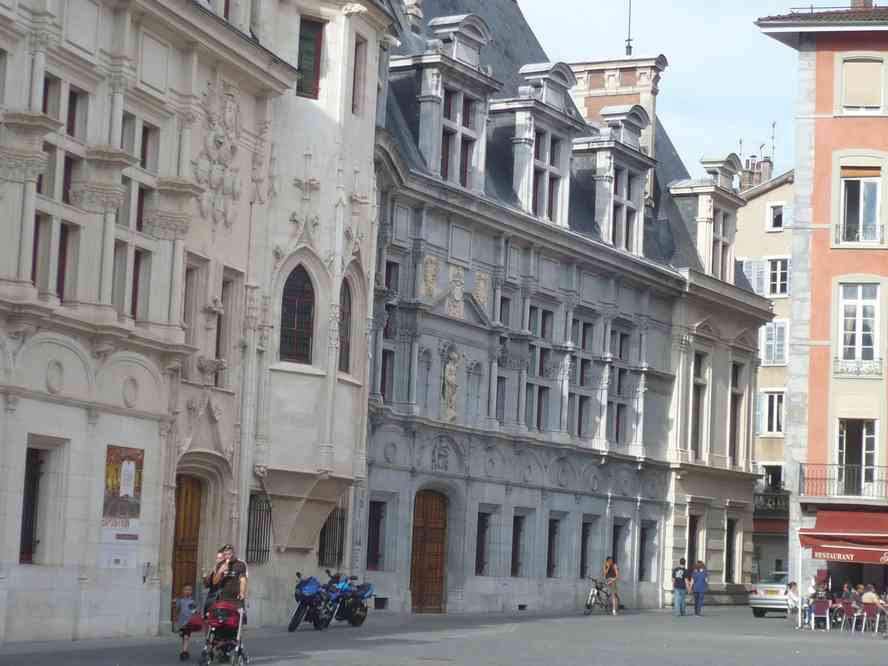 Grenoble. Le dimanche 5 juin 2011