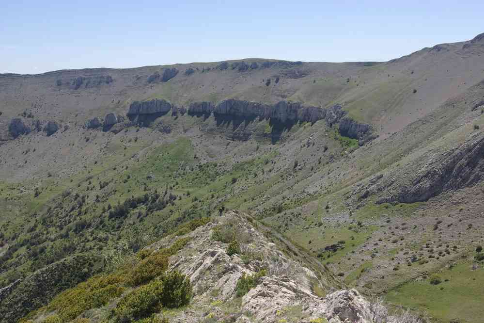 Pendant la redescente du Mourre de Chanier. Petite crête un peu aérienne…. Le vendredi 18 mai 2007