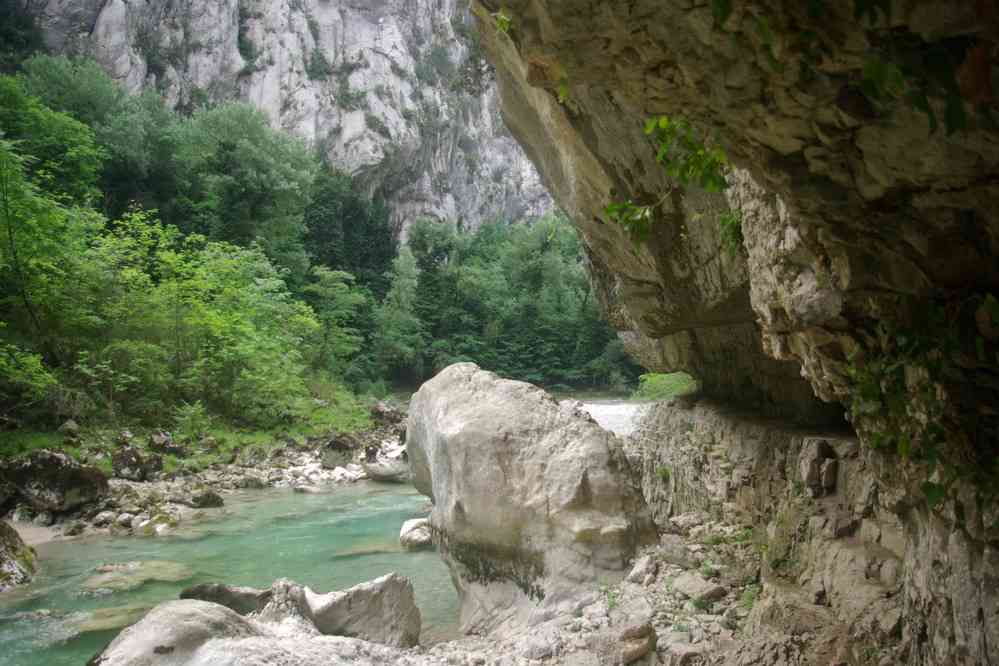 Passage délicat sur le sentier de l’imbut. Le dimanche 20 mai 2007