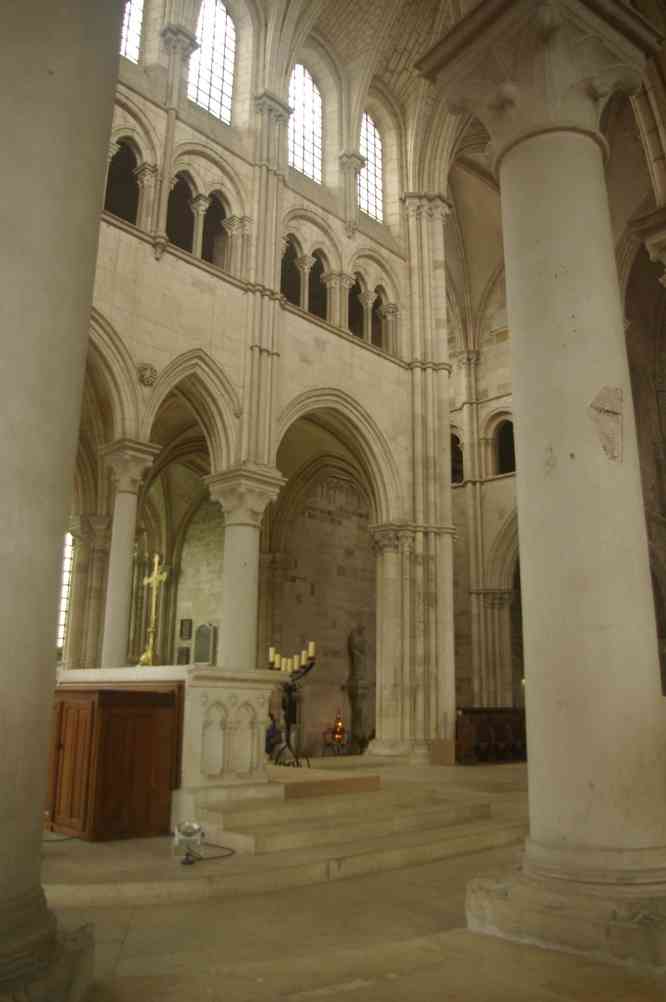 Vézelay : basilique Sainte-Marie-Madeleine (le chœur). Le dimanche 21 avril 2013