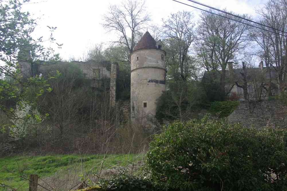 Arcy-sur-Cure. Le dimanche 21 avril 2013