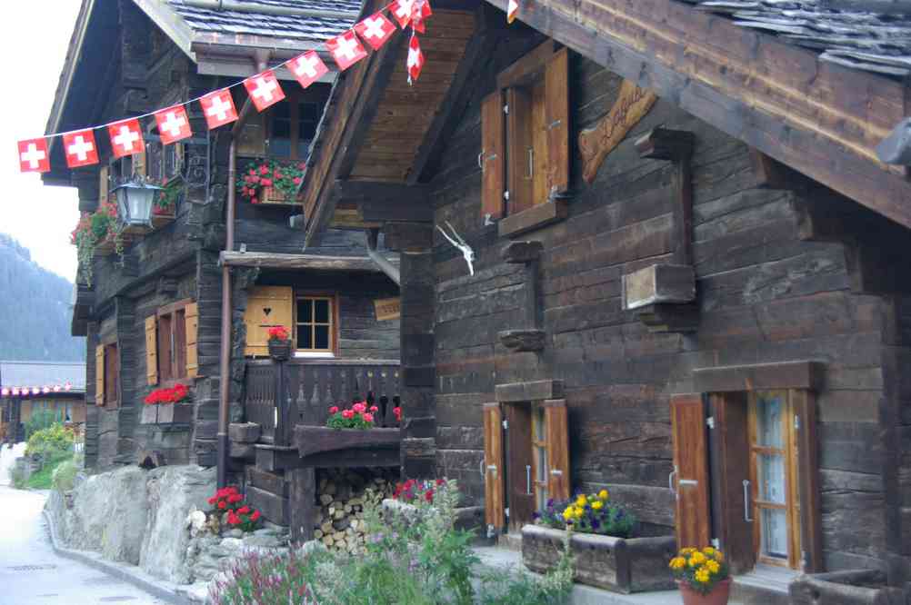 Vieilles maisons de Zinal. Le lundi 13 août 2012