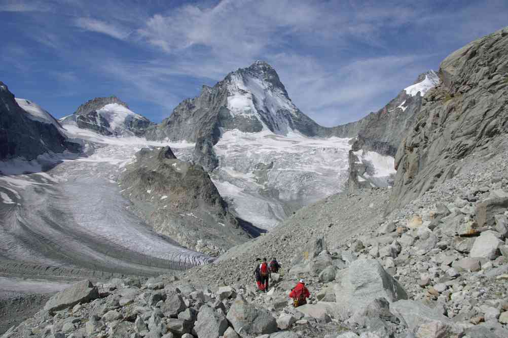 Pointe de Zinal et Dent Blanche. Le mercredi 15 août 2012
