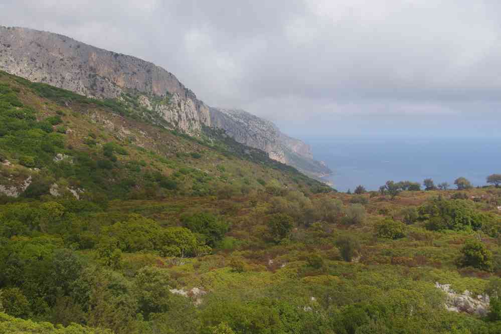 Santa Maria Navarrese. Montée à la croix sous une chaleur pesante, le 5 septembre 2022