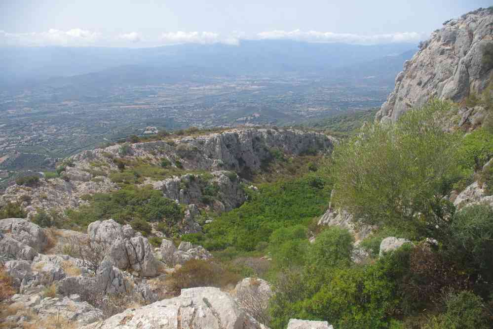 Descente de la croix dans un relief de dolines, le 5 septembre 2022