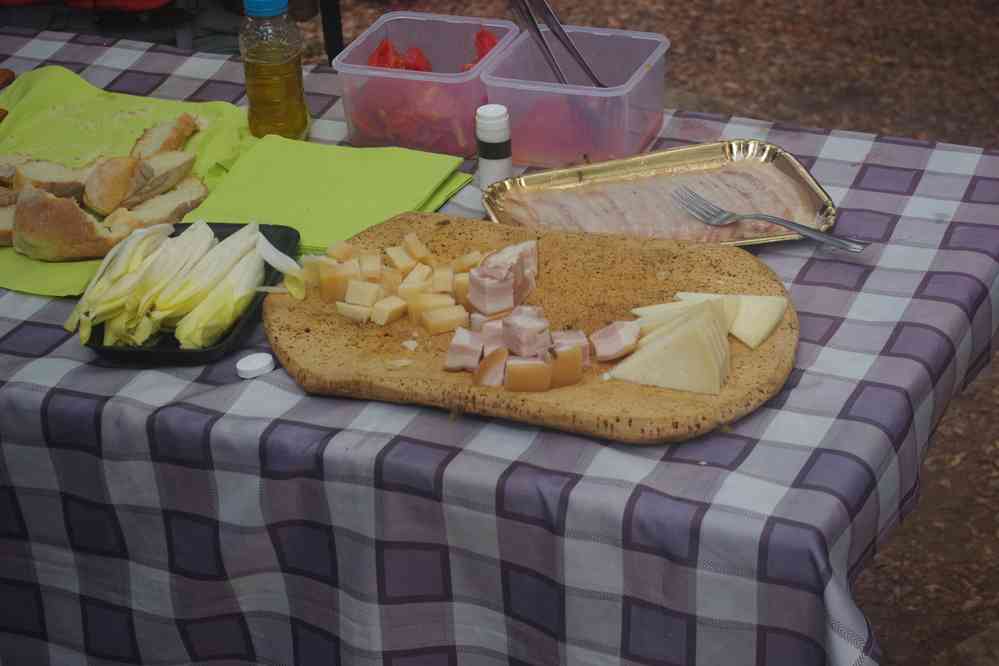 Pique-nique à Pedra Longa, le 6 septembre 2022. Les guêpes étaient de la partie !
