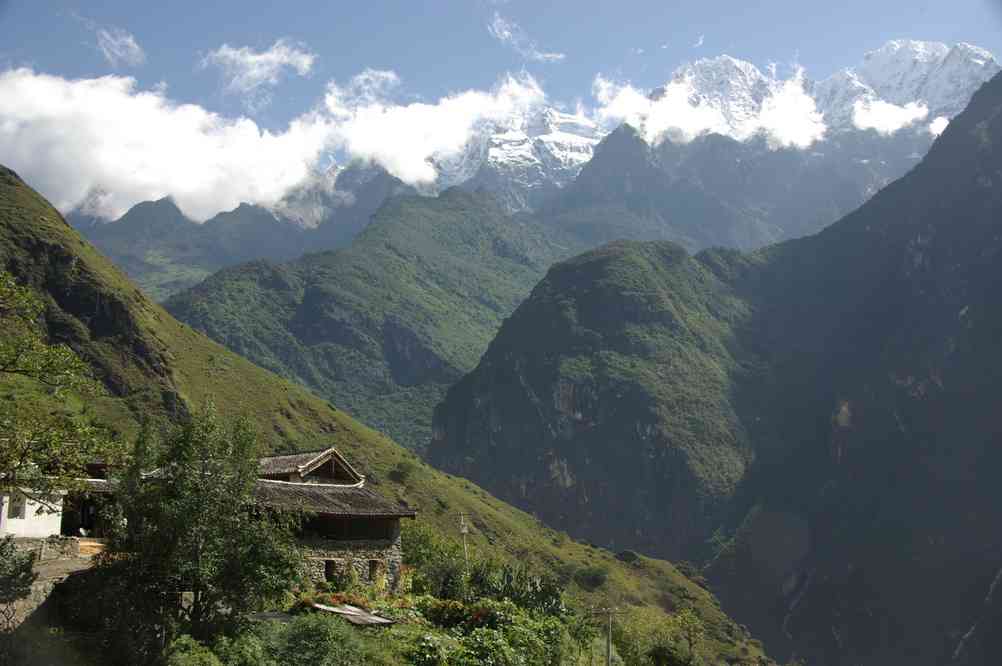 Descente en direction du village de Tsi-tsa (吉扎 Jiza), le 20 octobre 2010