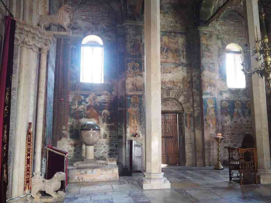 Intérieur du monastère de 
Deçan (Дечани, Dečani) (photo : Philippe PISTER)
